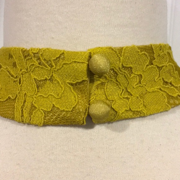 Beautiful Lace Halter Top - Picture 4 of 8